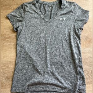 Women’s Under Armour fitted shirt